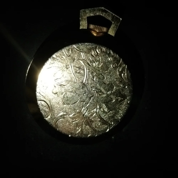 Pendant watch by Endura - Picture 6 of 7